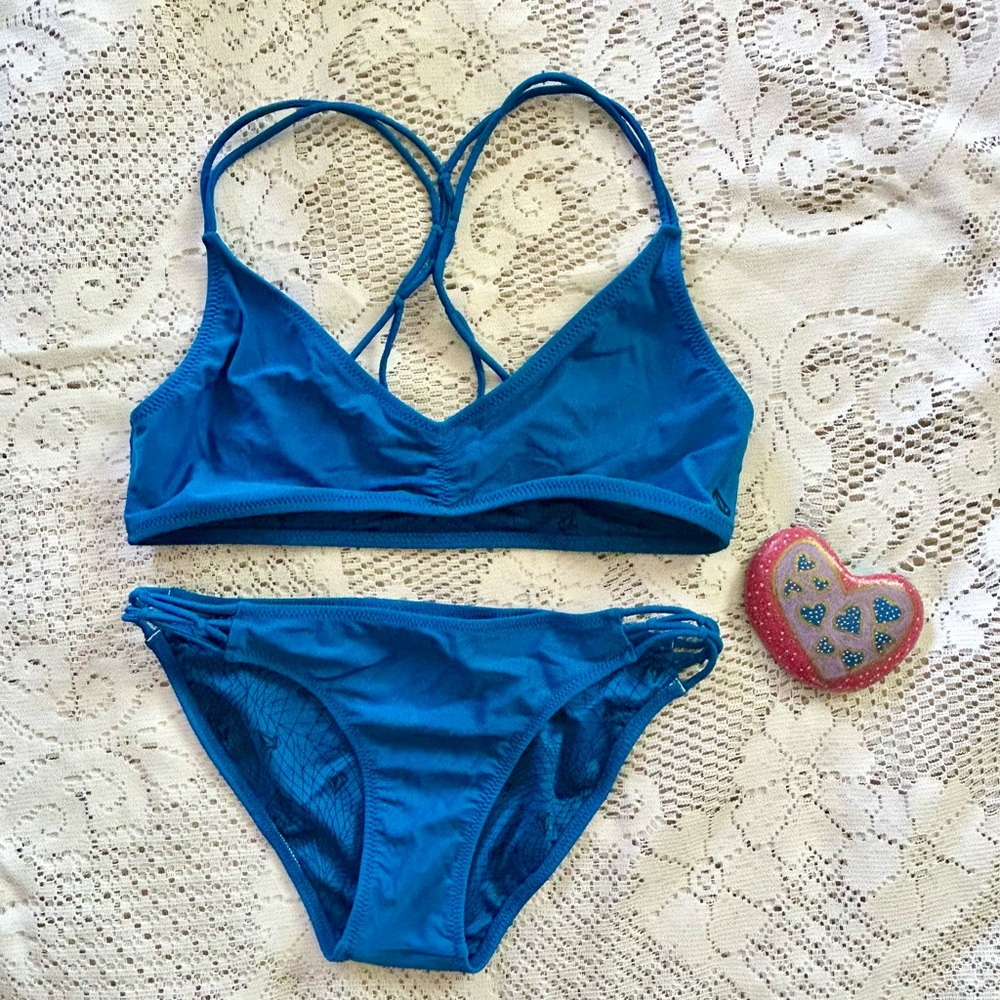 Volcom Reversible Blue Bikini Set Strappy Back Triangle Top Hipster Bottoms Sz M